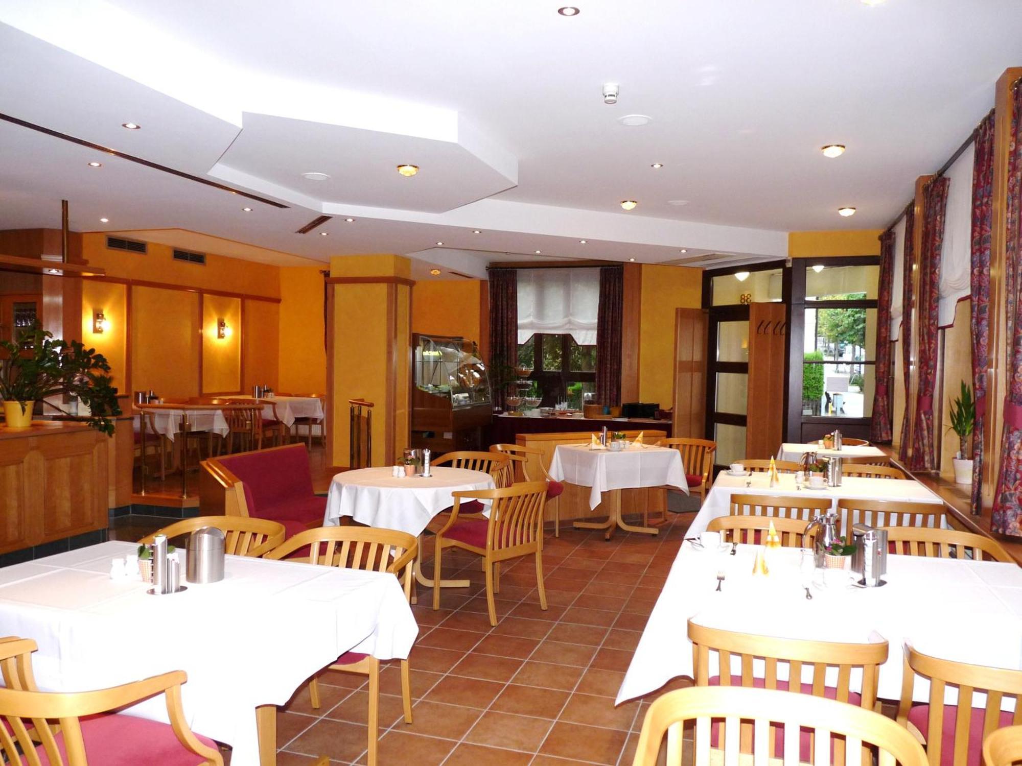 Hotel Garni "Zum Eichwerder" Темплин Экстерьер фото