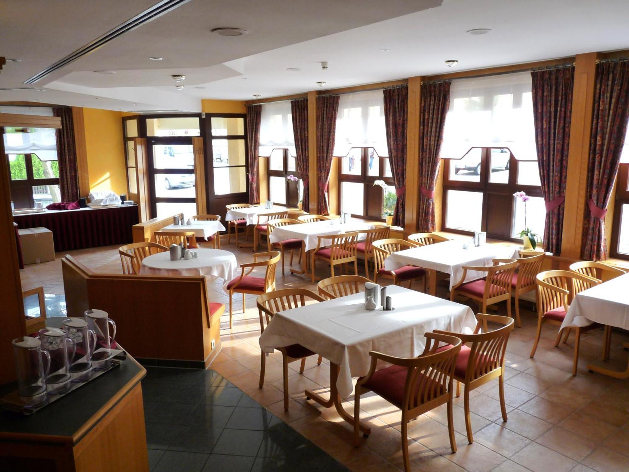 Hotel Garni "Zum Eichwerder" Темплин Экстерьер фото