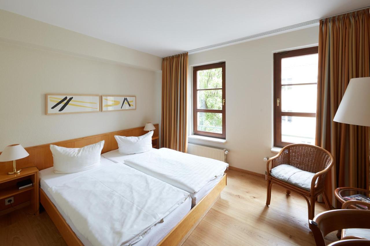 Hotel Garni "Zum Eichwerder" Темплин Экстерьер фото